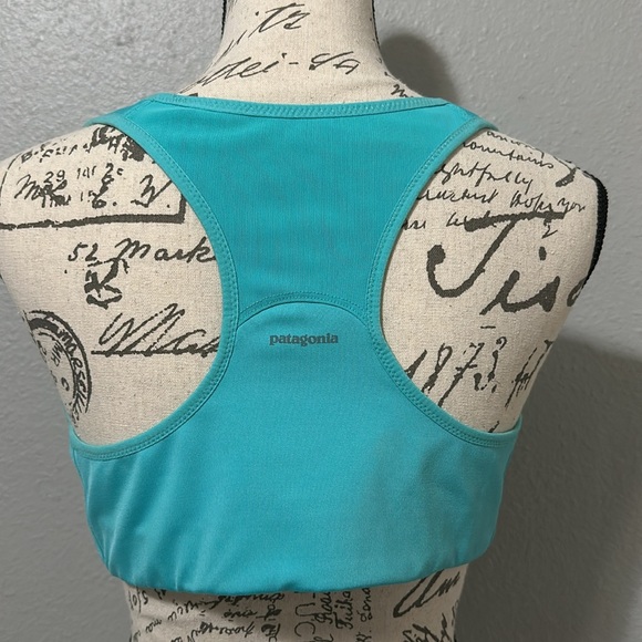Like new women’s Patagonia sport bra, turquoise color size Xl in great condition - Picture 3 of 9